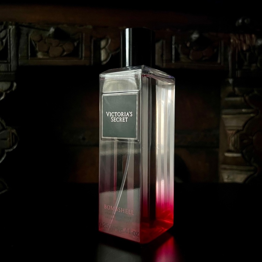 NEW VICTORIA'S SECRET BOMBSHELL FRAGRANCE MIST 8.4 OZ/250 ML~ORIGINAL BOTTLE